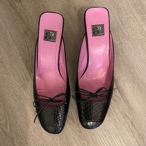 RUNS SMALL! AA Milano kitten heal real snake skin mules size 9 fits like an 8